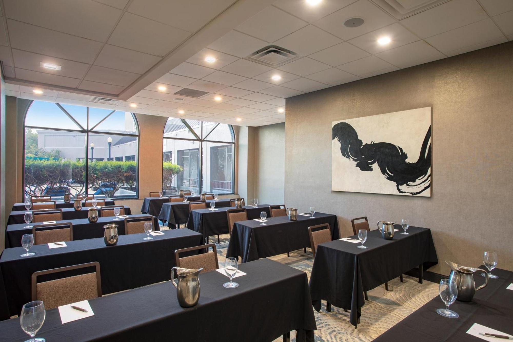 Sheraton Suites Columbus Worthington Екстер'єр фото